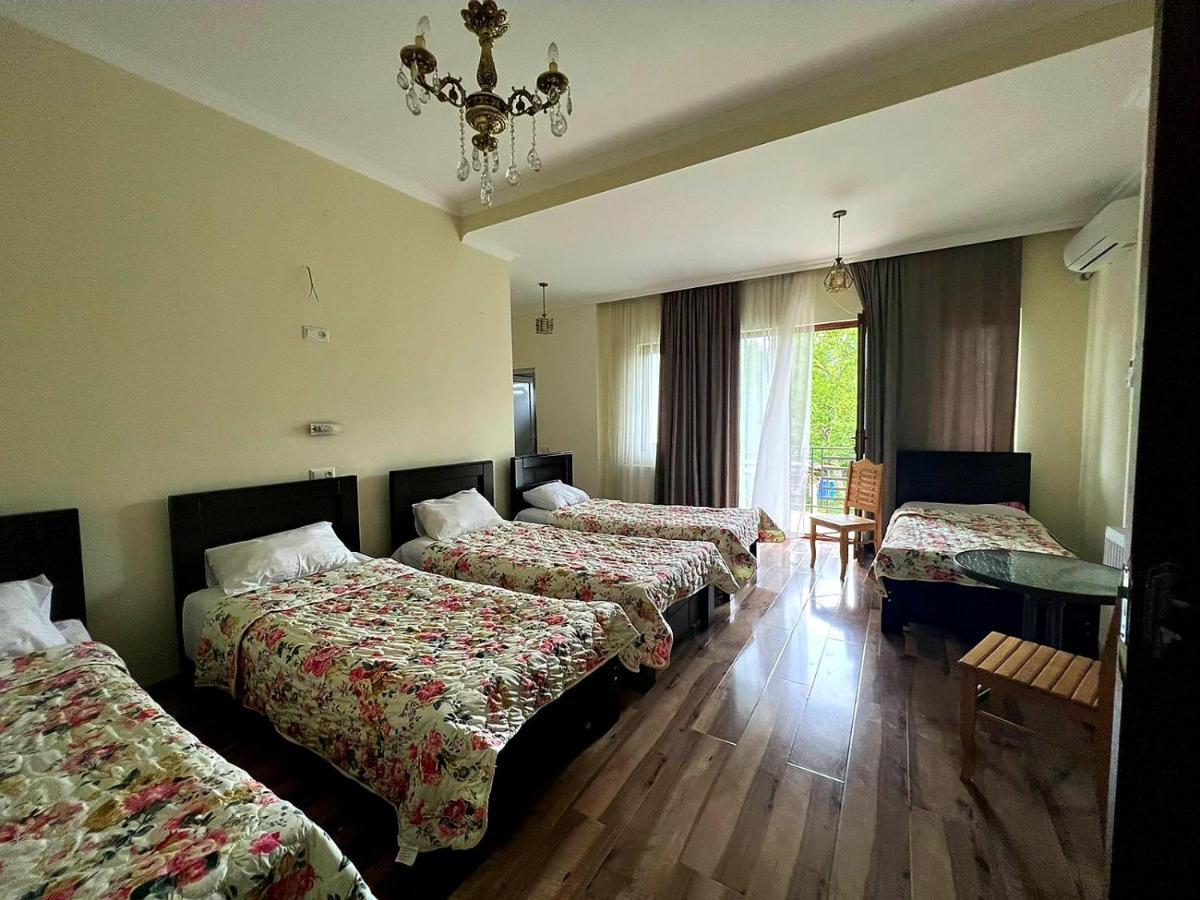 Four Seasons In Kutaisi Hotel ภายนอก รูปภาพ